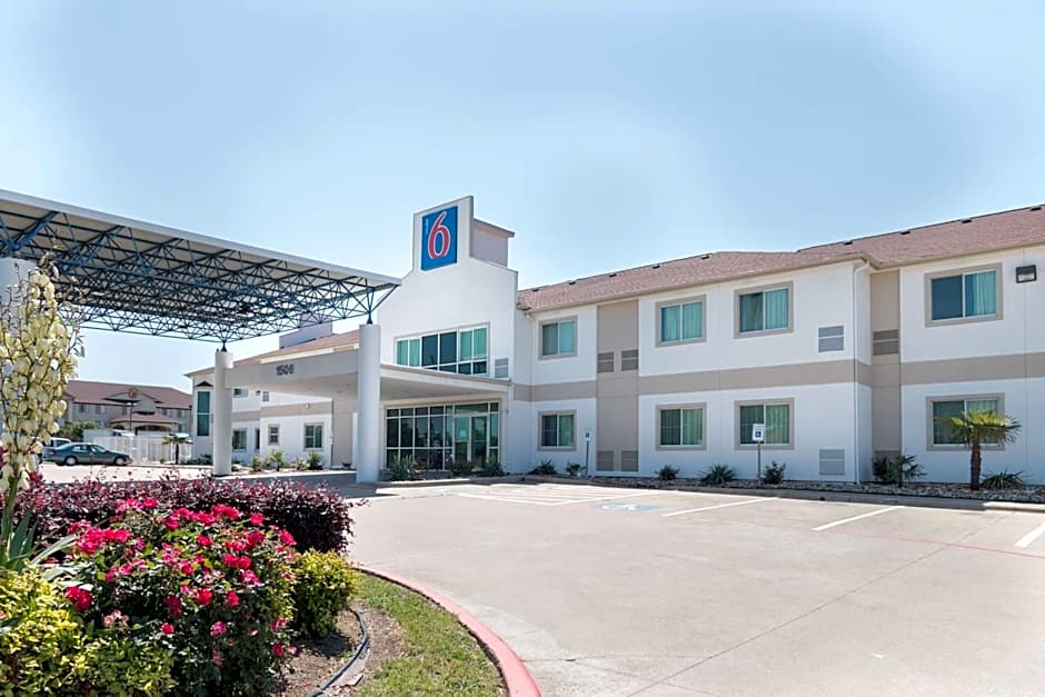 Motel 6-Hillsboro, TX