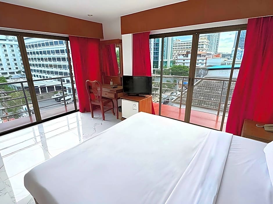 Highfive Hotel Pattaya