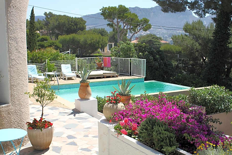 Cassis Hostel