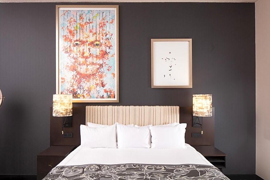 Saint Kate - The Arts Hotel