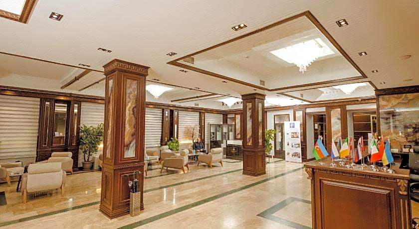Grand Hotel