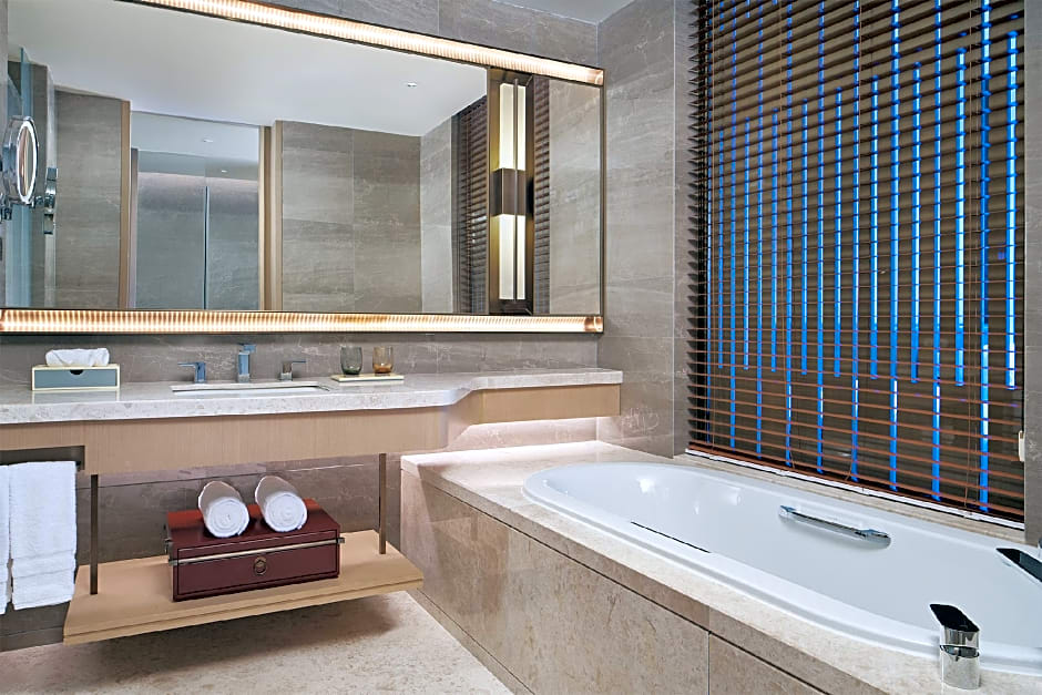 Sheraton Yunfu Xinxing Hotel