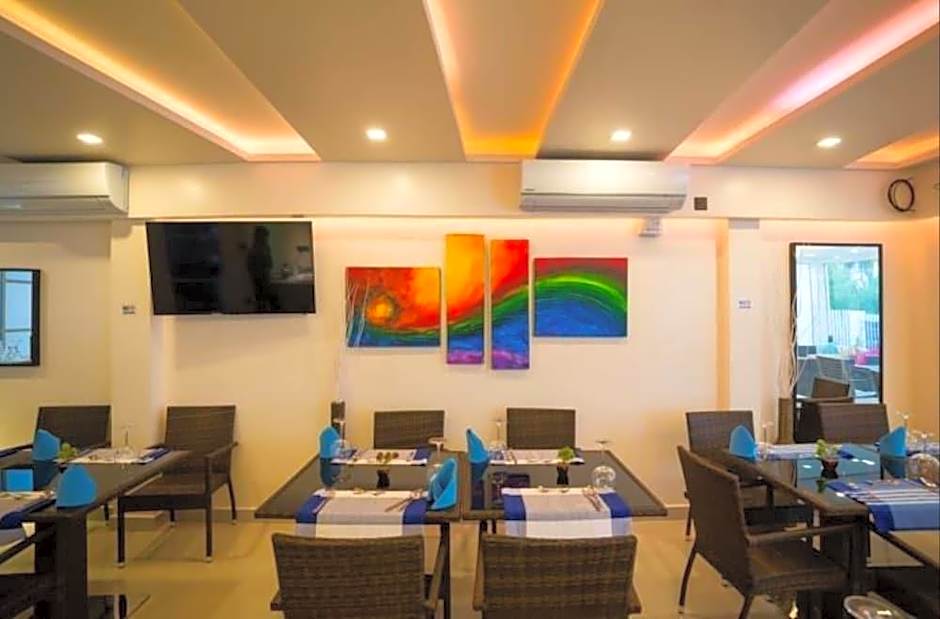 The White Harp Beach Hotel