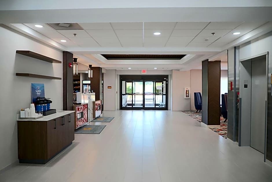 La Quinta Inn & Suites by Wyndham Auburn - University Area