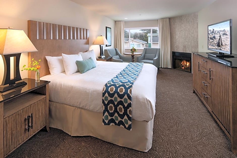 Cambria Landing Inn and Suites