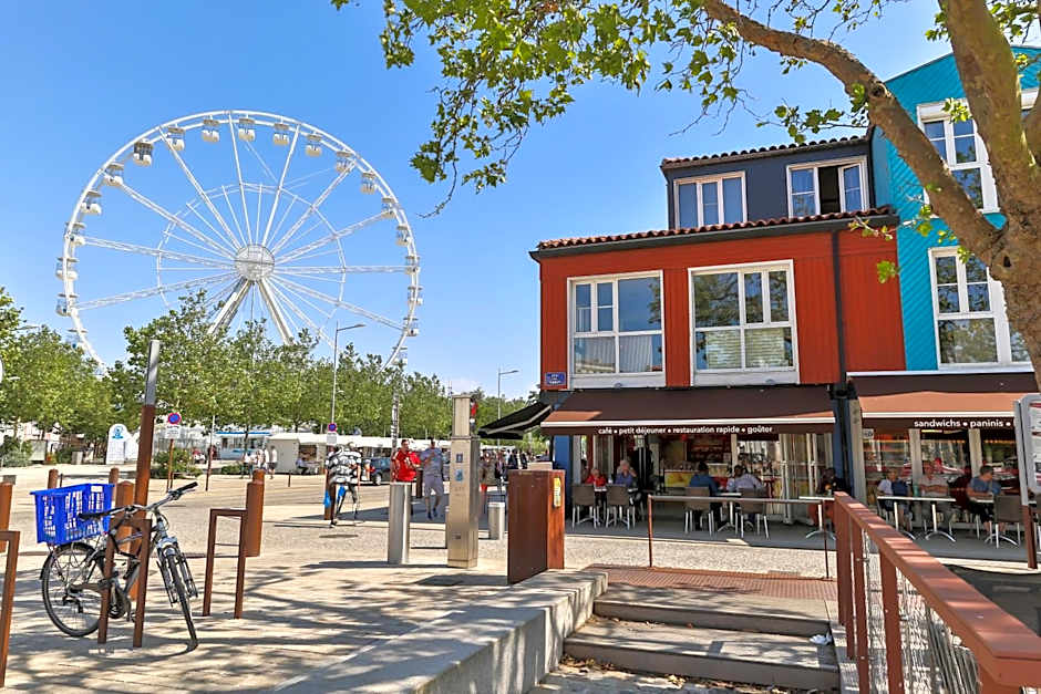 Tour de Nesle La Rochelle Vieux Port 3 etoiles