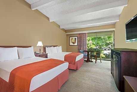 2 Double Beds Business Room Non-Smoking