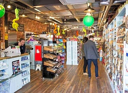 The Luxury break Sleeps 6 at 44 Kingfisher Court South facing