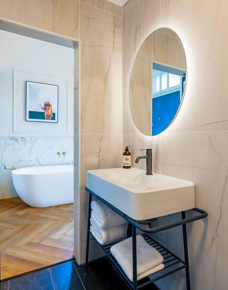 Villa Albi - Machne Yehuda Hotel