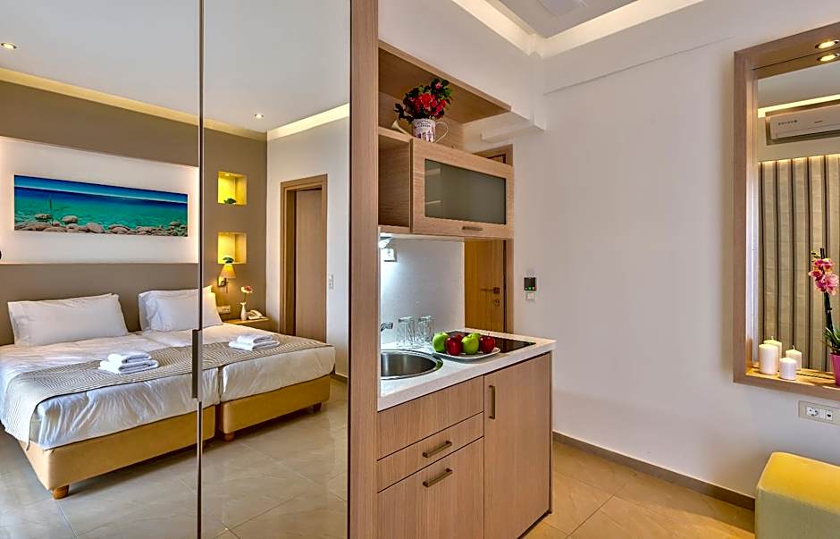 Leonidas Hotel & Apartments