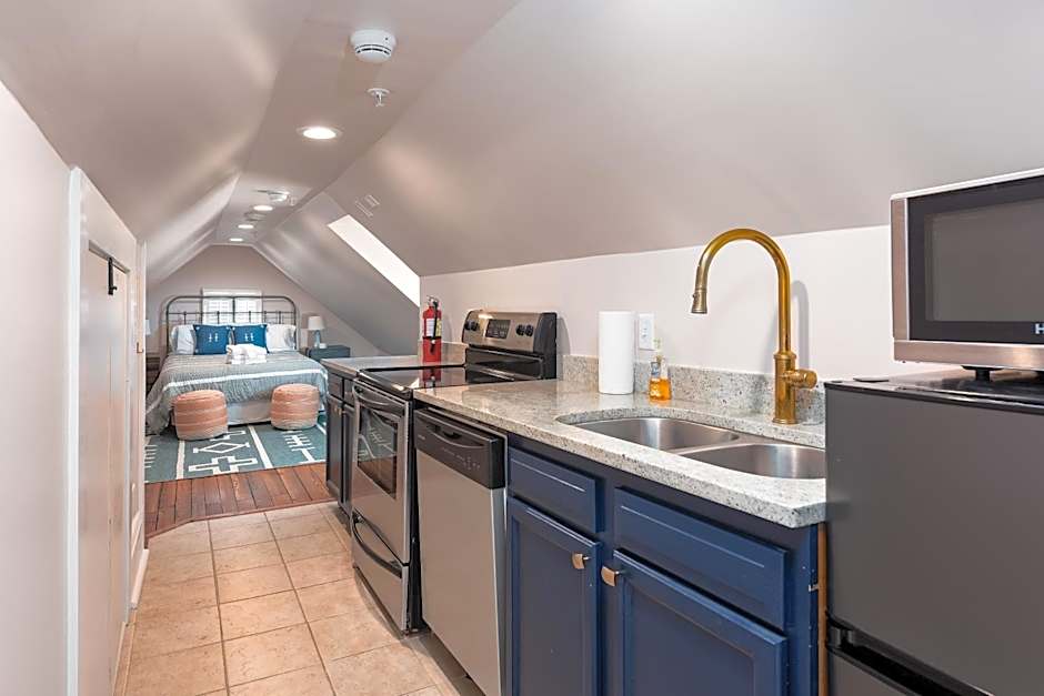 The Quarters on Spring