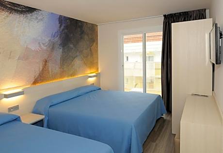 Double or Twin Room with Private Bathroom