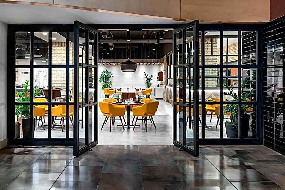 Sheraton Suites Calgary Eau Claire