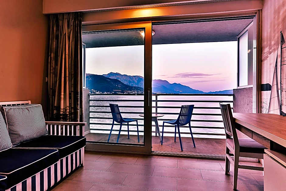 Carine Hotel Delfin