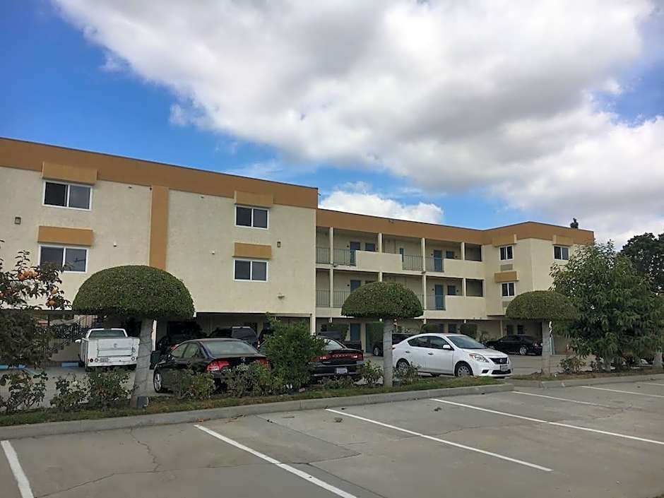 Bellflower Travel Inn