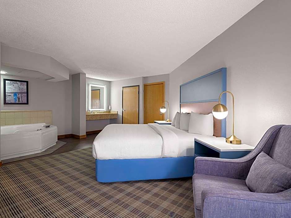 AmericInn by Wyndham Shakopee Near Canterbury Park