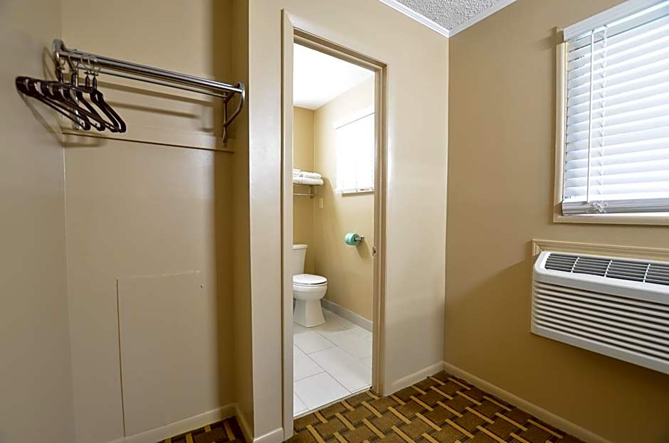 Travelowes Motel - Maggie Valley