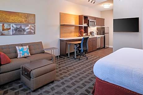King Studio with Sofa Bed