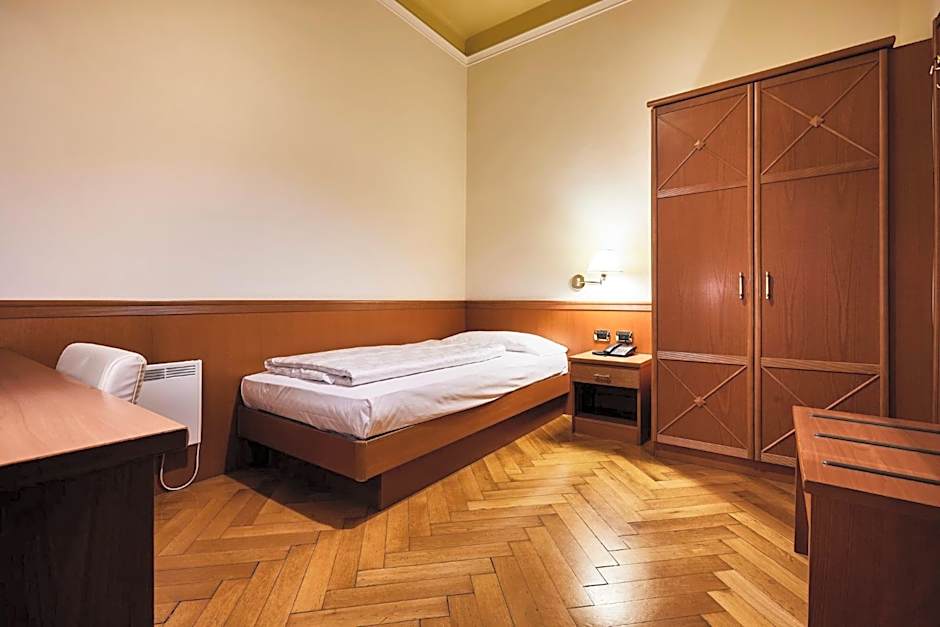 Foto 1 di 1 di Single Room