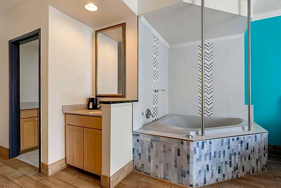 Howard Johnson Hotel by Wyndham Toms River