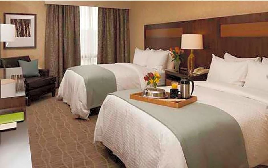 DoubleTree by Hilton Pittsburgh-Green Tree