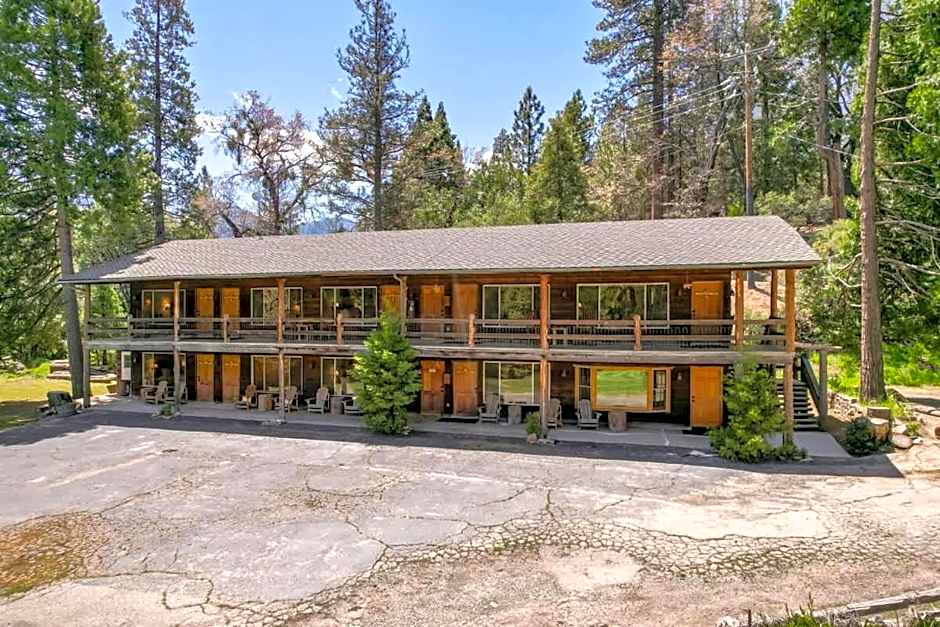 Camp Nelson Lodge Room 10