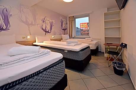 Triple Room with Private Bathroom