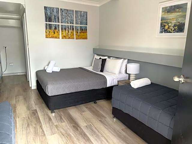 Photo 1 of 4 of Triple Room