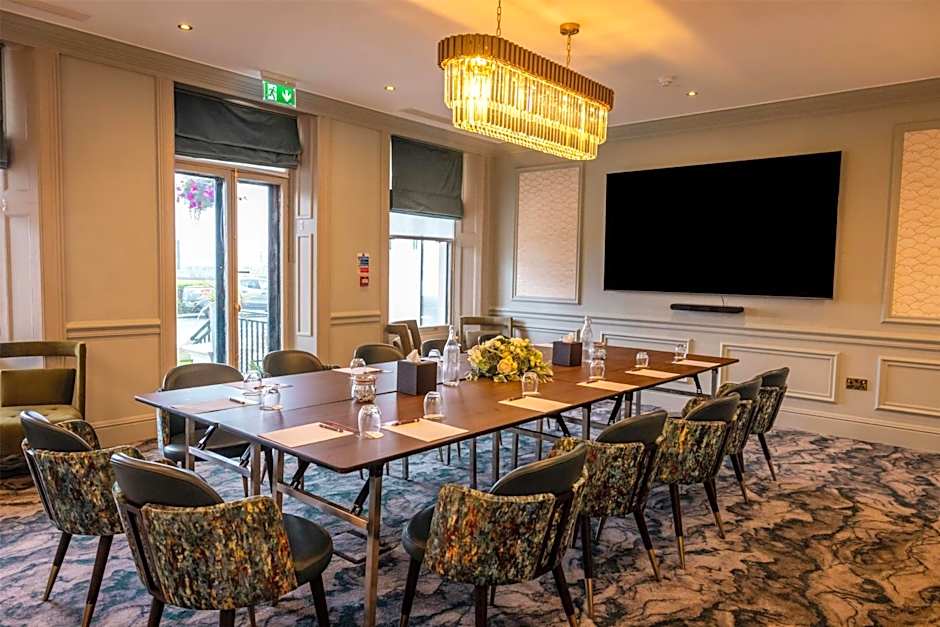 Dover Marina Hotel & Spa, Tapestry Collection by Hilton