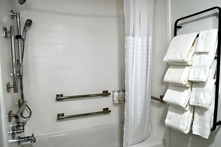 La Quinta Inn & Suites by Wyndham Auburn - University Area