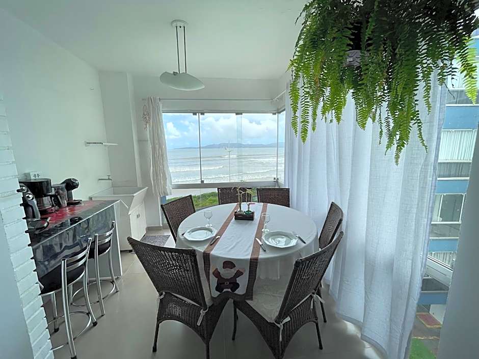 Itapema-Meia Praia- 3 quartos - Frente Mar!