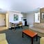 La Quinta Inn & Suites by Wyndham New Orleans Airport