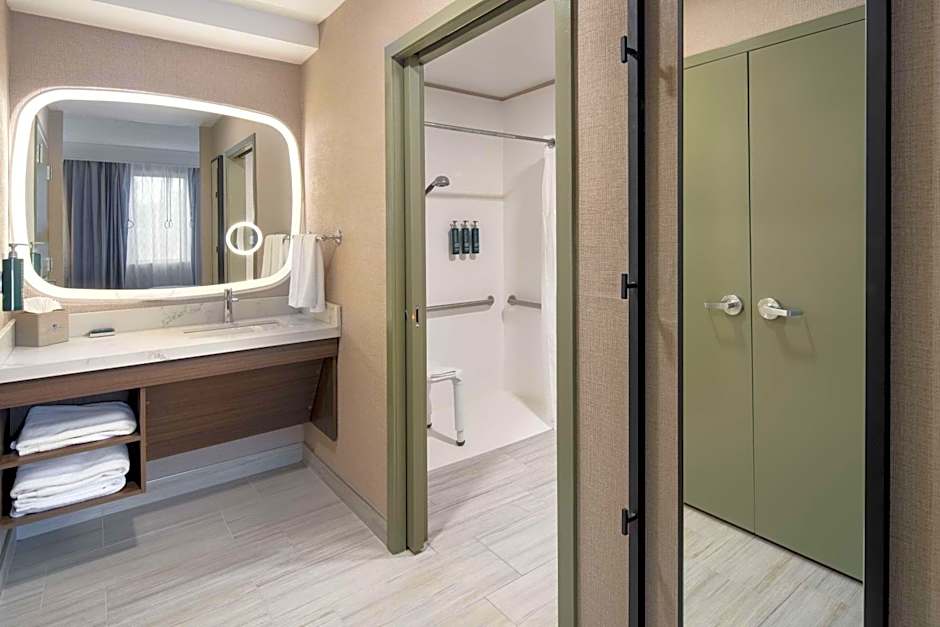 DoubleTree Suites By Hilton Hotel Mt. Laurel