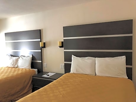 Family Room, 2 Queens, Bunk Beds