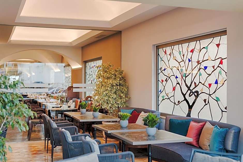 The Arkin Colony Hotel