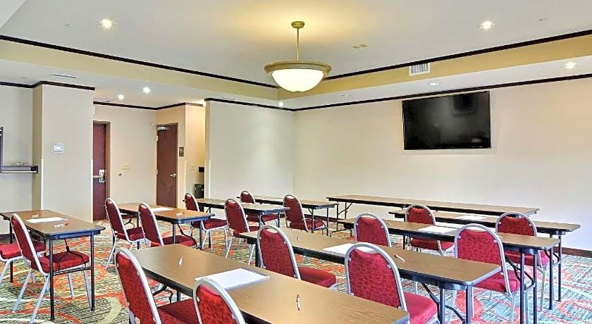 Comfort Suites Uniontown