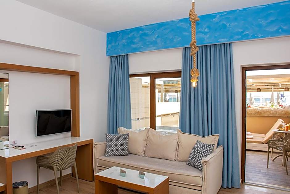 Yianna Caravel "by Checkin"