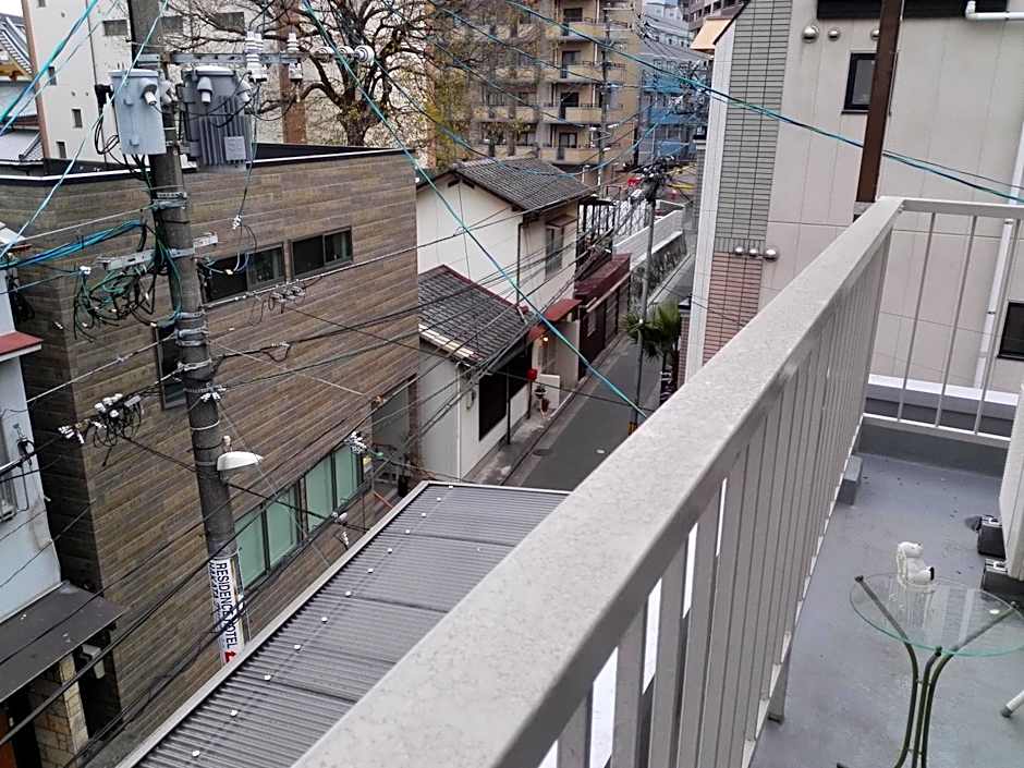 FukuokaKoryou GuestHouse