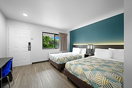 Deluxe Quadruple Room