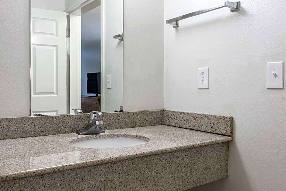 Studio 6-Lafayette, LA - Broussard