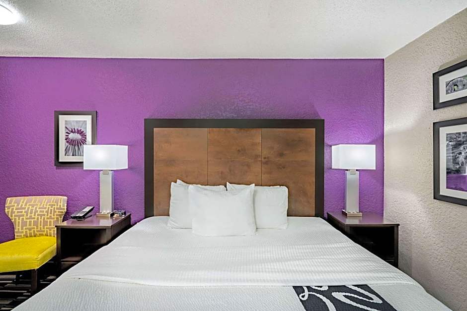 La Quinta Inn & Suites by Wyndham El Dorado