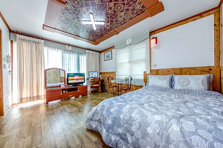 Gyul Hyanggi Pension