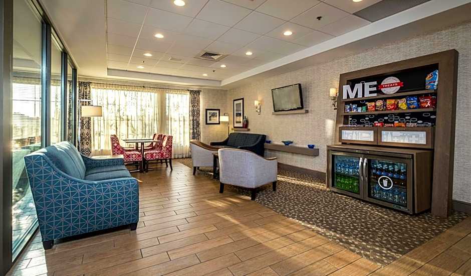Hampton Inn By Hilton Freeport/Brunswick