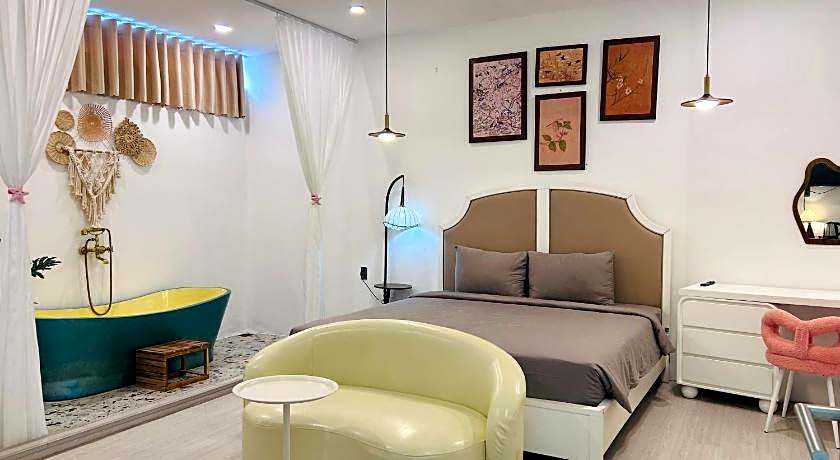 Pisces Hotel Hue