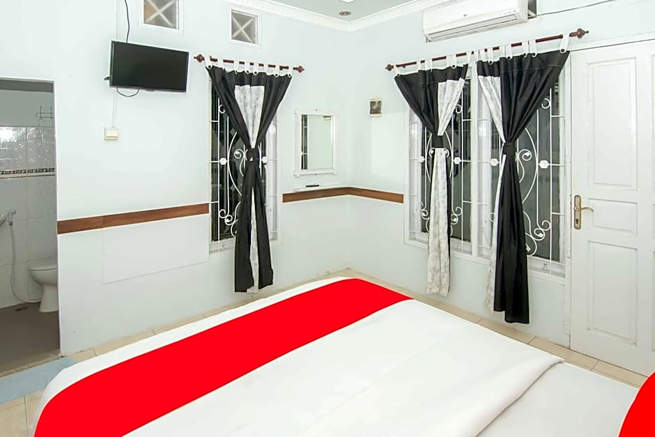 Zazadior Residence Syariah near Pantai Padang Mitra RedDoorz
