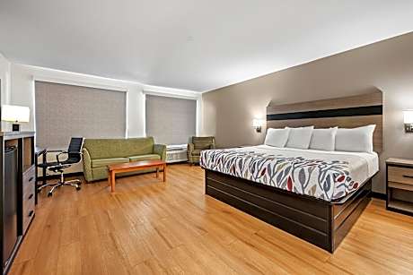 Suite 1 King Bed Non-Smoking