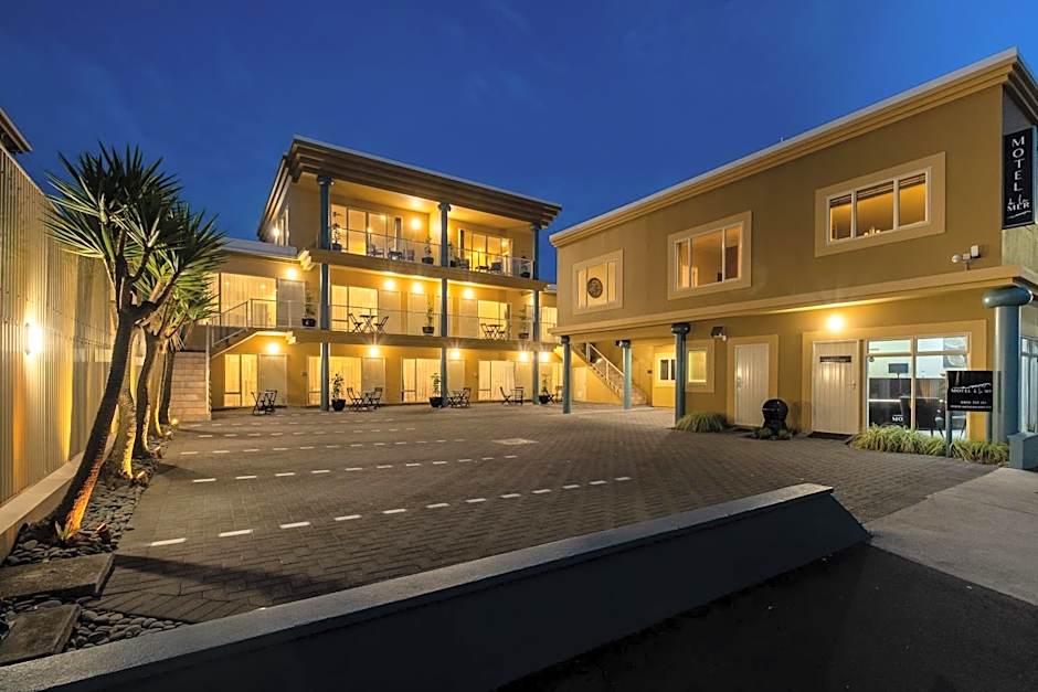 Photo 1 of 50 of Motel de la Mer