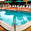 Searenity, Waterside studio in the heart of Treasure Island, walk to beach