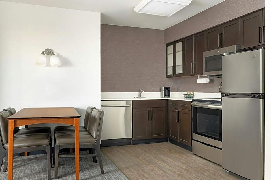 Residence Inn by Marriott Des Moines West at Jordan Creek Town Center