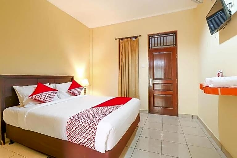 Miraa Guest House & Resto